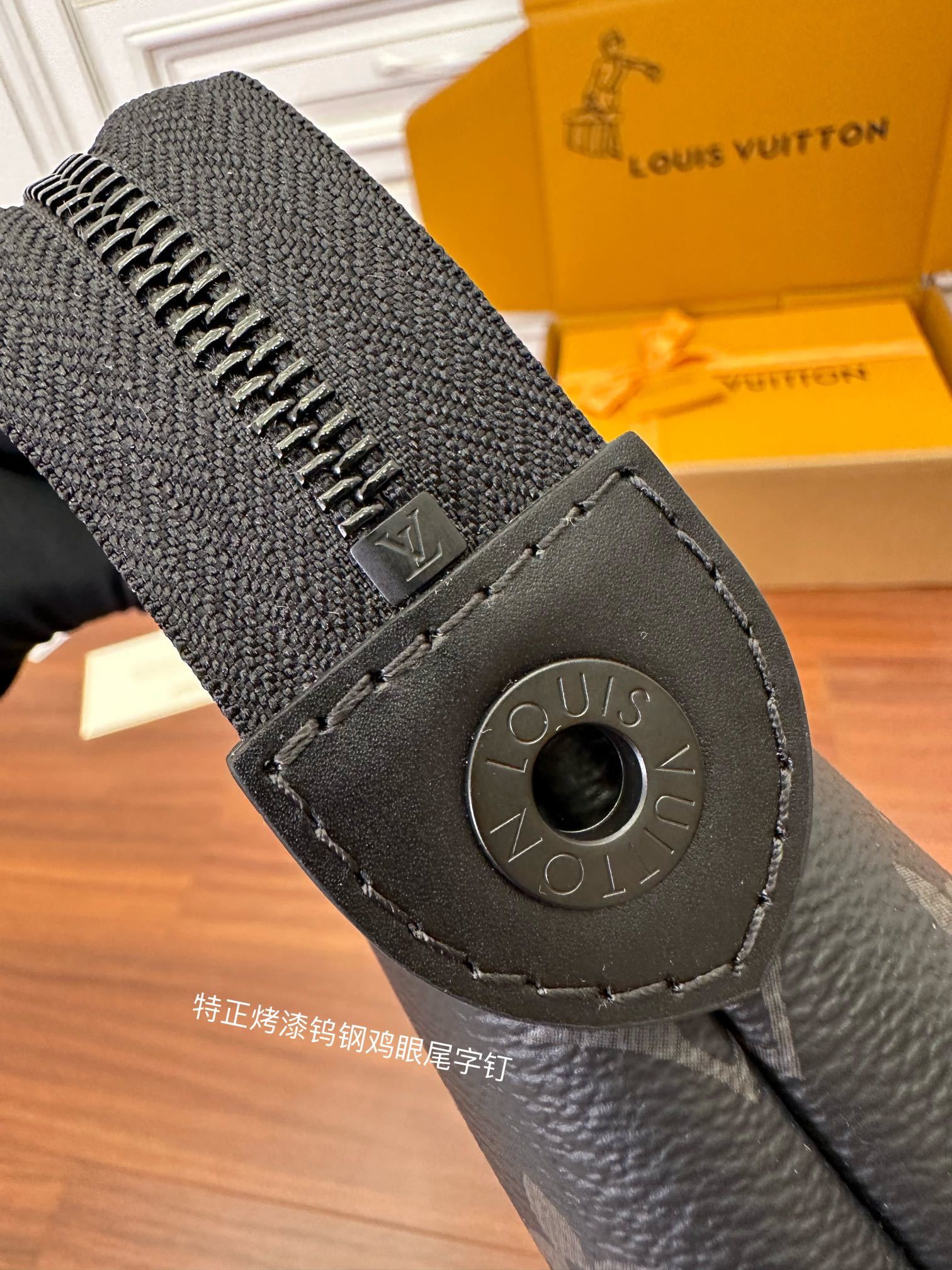 独家首发型号特正版M82543品质全面再次升级专柜同步电子芯片内码新礼盒礼品袋保护纸铜版电子标签合格证皮