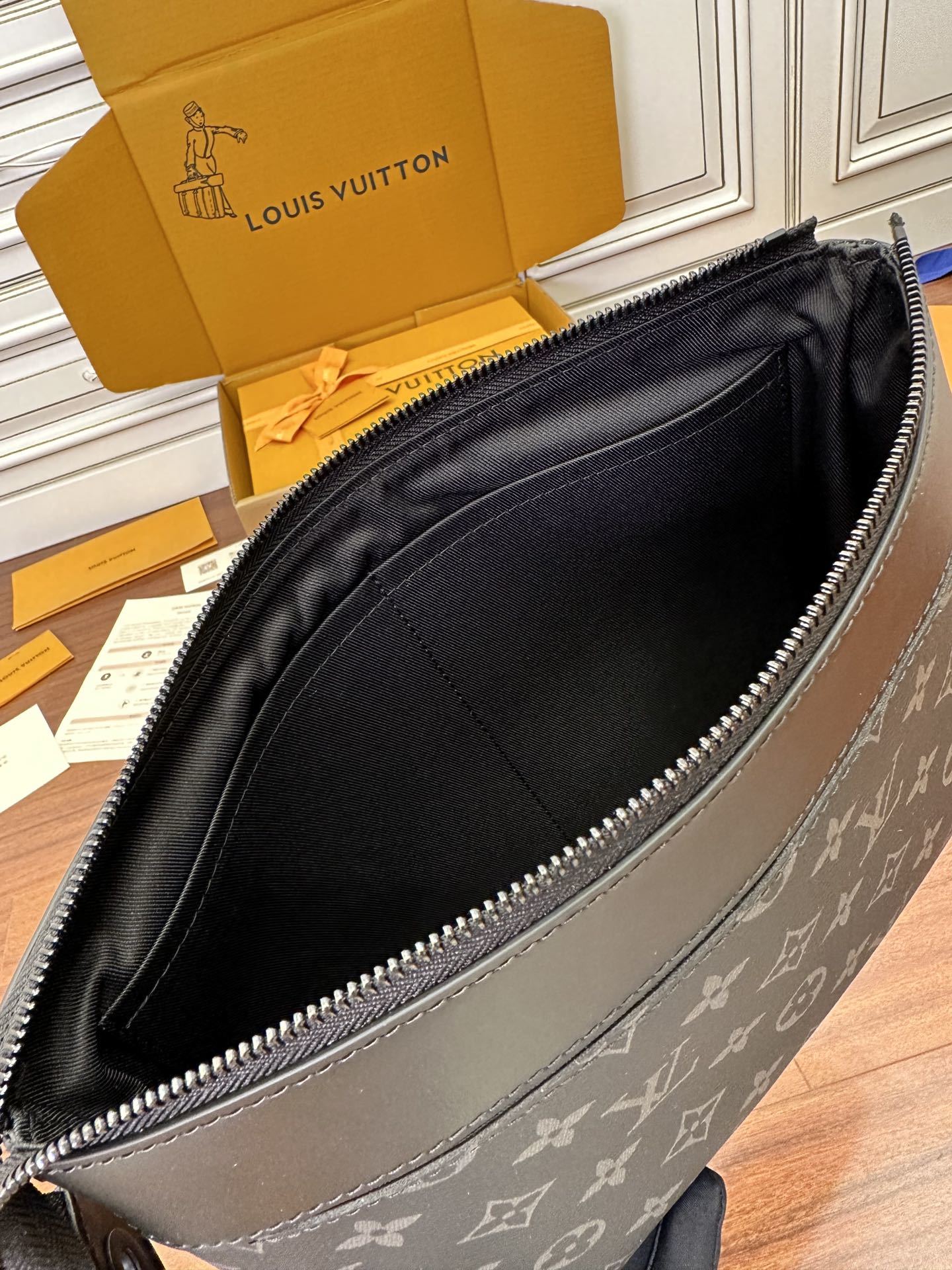 独家首发型号特正版M82543品质全面再次升级专柜同步电子芯片内码新礼盒礼品袋保护纸铜版电子标签合格证皮