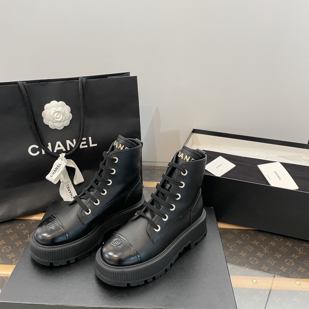 CHANEL 샤넬 2022 가을겨울 특허가죽 두꺼운 밑창 첼시 부츠 4cm 경량 두꺼운 밑창 수입 미러 태우 특허