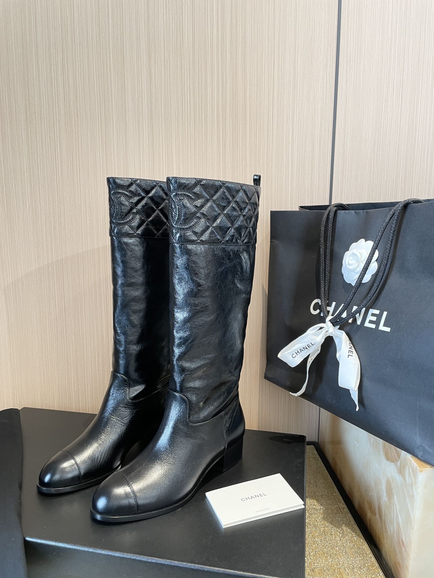 CHANEL bottes cavalières à chaîne arrière automne-hiver, chaîne en cuivre, semelle extérieure en cuir véritable italien, qualité supérieure