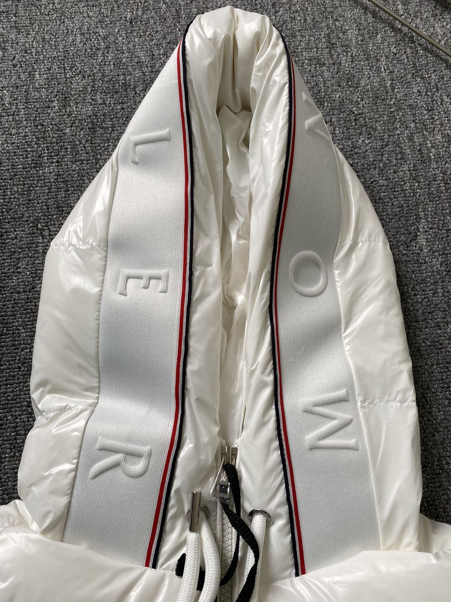 蒙家霸占冬季的单品是羽绒啦既要实用又要有颜值首选Moncler！今天奉上一款Monclerstellai