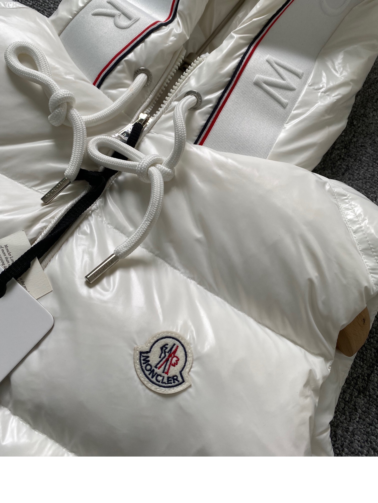 蒙家霸占冬季的单品是羽绒啦既要实用又要有颜值首选Moncler！今天奉上一款Monclerstellai