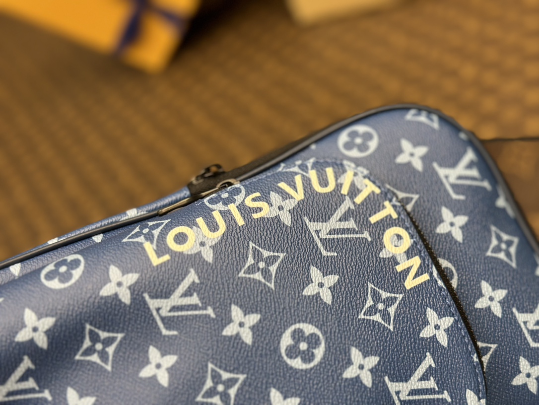 Louis Vuitton Haute Couture Classic Luxury Handbag Shoulder Crossbody 7