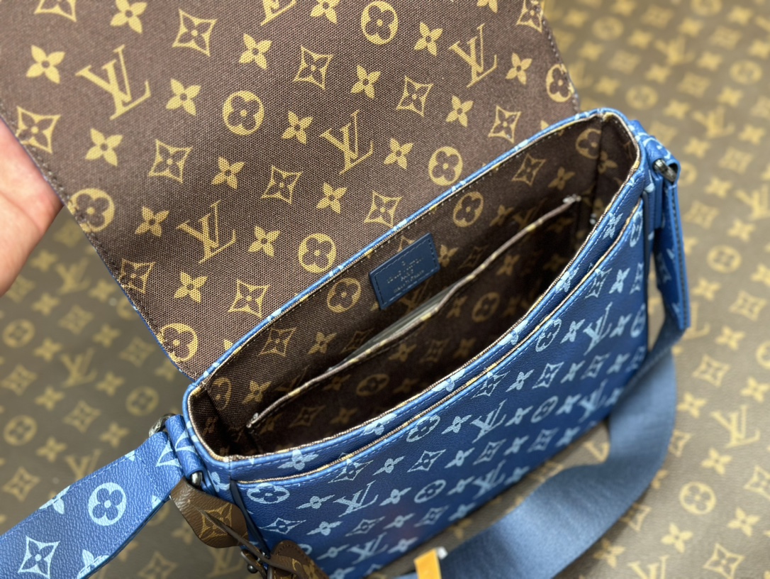 Louis Vuitton Classic Handcrafted Luxury Leather Shoulder Bag Ref 8