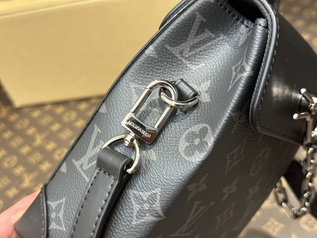 Louis Vuitton Haute Couture Classic Luxury Handbag Shoulder Crossbody 7