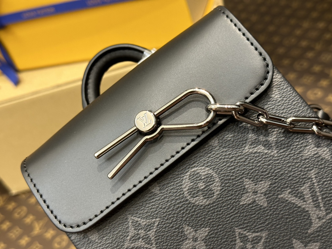 Louis Vuitton Haute Couture Classic Luxury Handbag Shoulder Crossbody 6