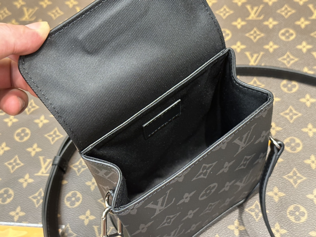 Louis Vuitton Haute Couture Classic Luxury Handbag Shoulder Crossbody 8
