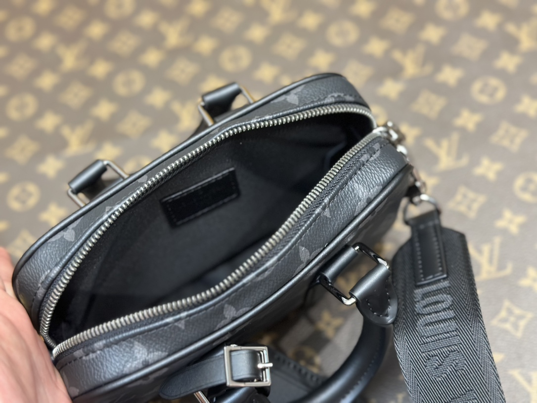 Louis Vuitton Haute Couture Classic Luxury Handbag Shoulder Crossbody 8
