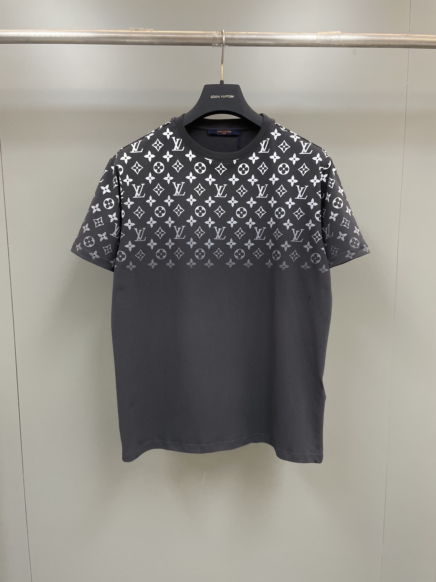 Buy Sell
 Louis Vuitton Flawless
 Clothing T-Shirt Grey White Cotton Knitting Fall/Winter Collection Casual