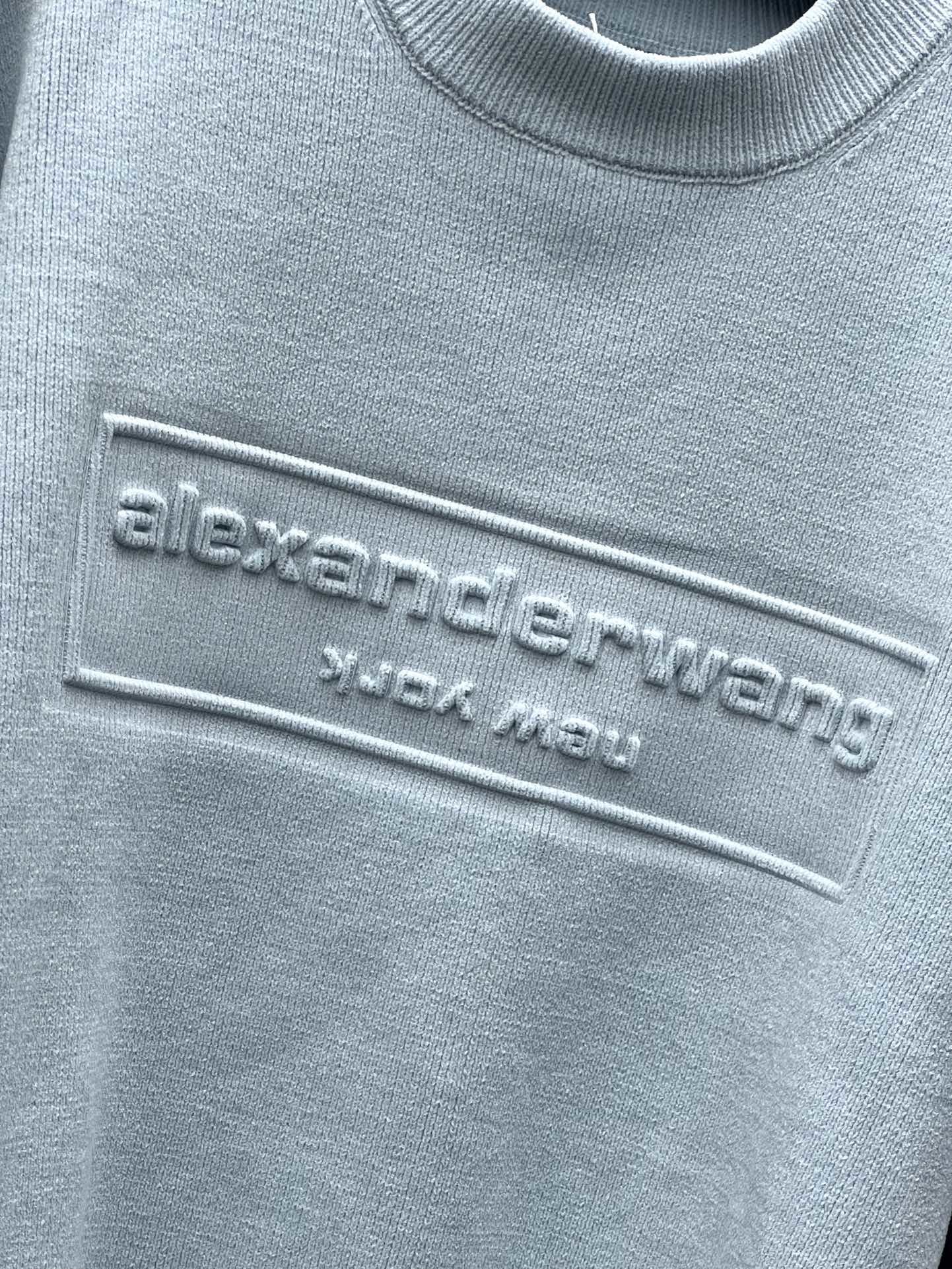AlexanderWan*字母压纹毛衣本款套头毛衣由蓝色罗纹雪尼尔面料制成正面饰有“alexanderw