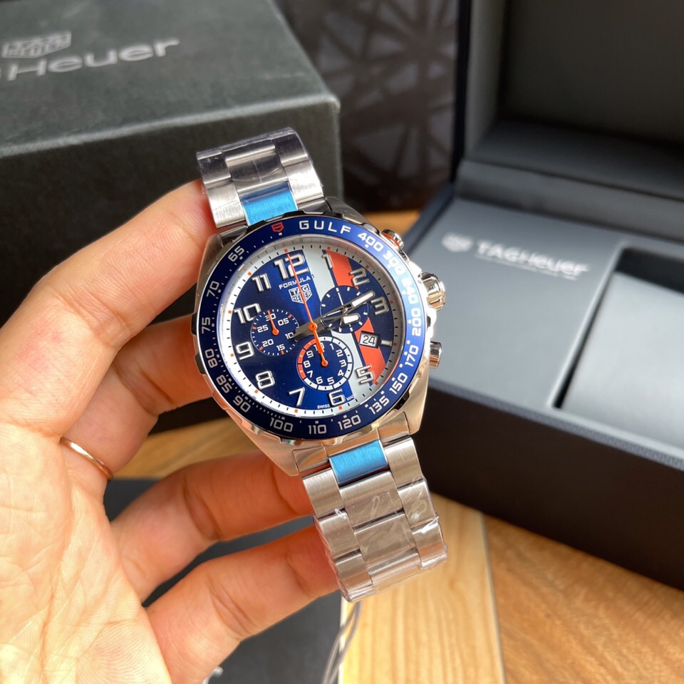 NO:728165,Batch, the new high-looking model has been launched. Tagheuer TAG Heuer F1 series GULF quartz men's steel band watch, original order!  Six-hand chronograph with calendar!  Original Swiss quartz movement!  Unique!  The counter price is more than 10,000!  ~43mm watch diameter!  Comes with full counter packaging!  ,,tag heue19860909批,新款高颜值已上线.Tagheuer 泰格豪雅F1系列GULF石英男士钢带腕表 ,原单货！六针计时带日历！瑞士原装石英机芯！别具一格！专柜售价一万多！～43mm表径！配专柜全套包装！,,tag heue,Watch