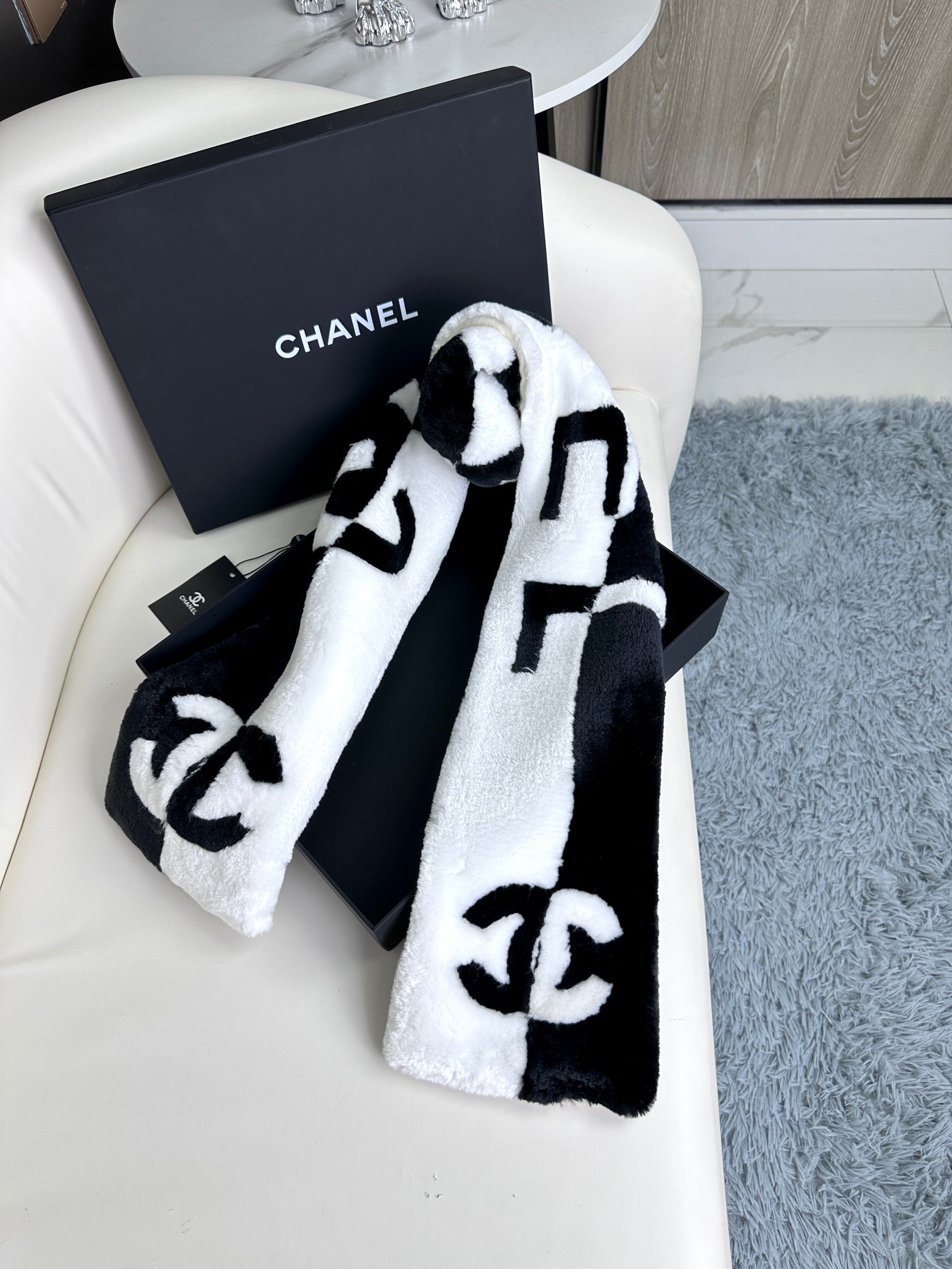 CHANEL 秋冬新款 进口人工皮草和羊绒围巾披肩