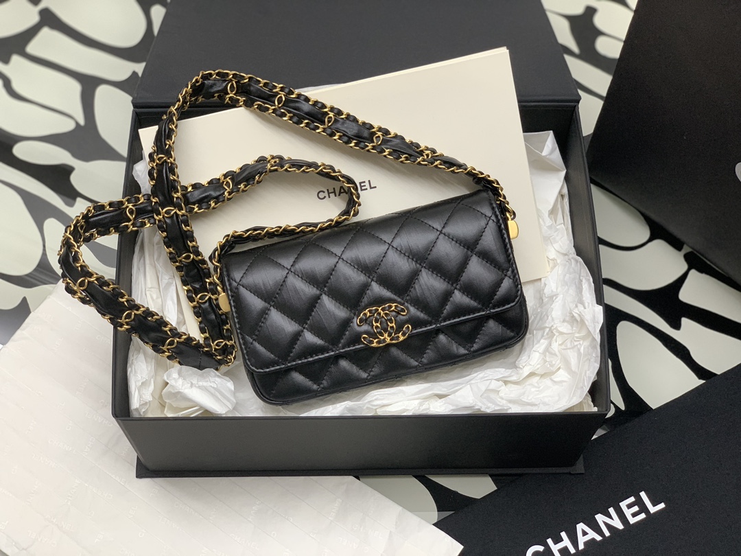 Shop Now
 Chanel Mini Bags Black Calfskin Cowhide Fall/Winter Collection