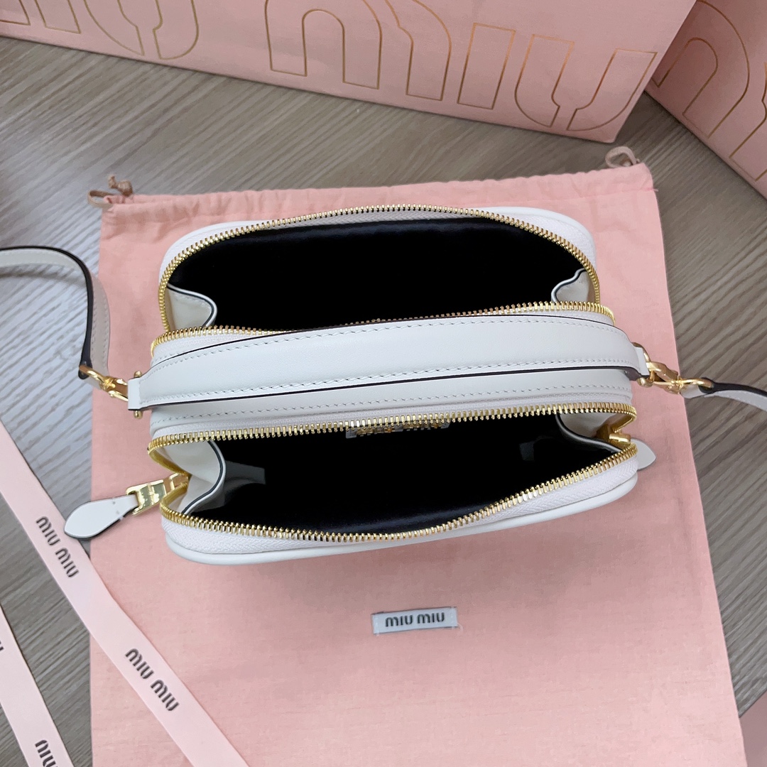 Miu Miu Lunch Box Bag: Top-Grain Leather, Dual Zipper, Adjustable Strap 8 i1698554979 6729 6