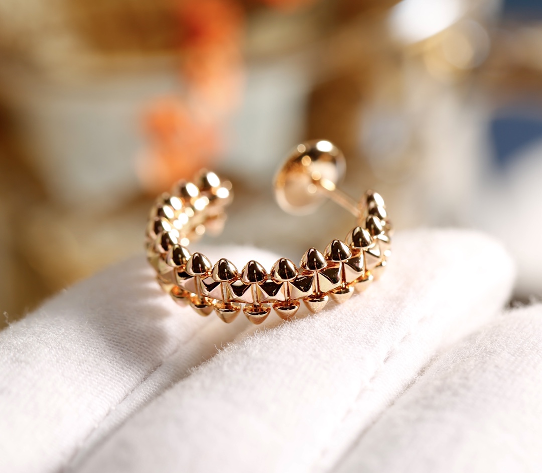 Cartier 卡地亚 玫瑰金铆钉（子弹头）小号耳钉耳环