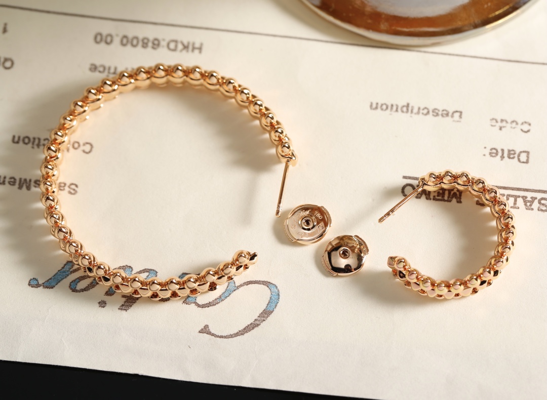 Cartier 卡地亚 玫瑰金铆钉（子弹头）小号耳钉耳环