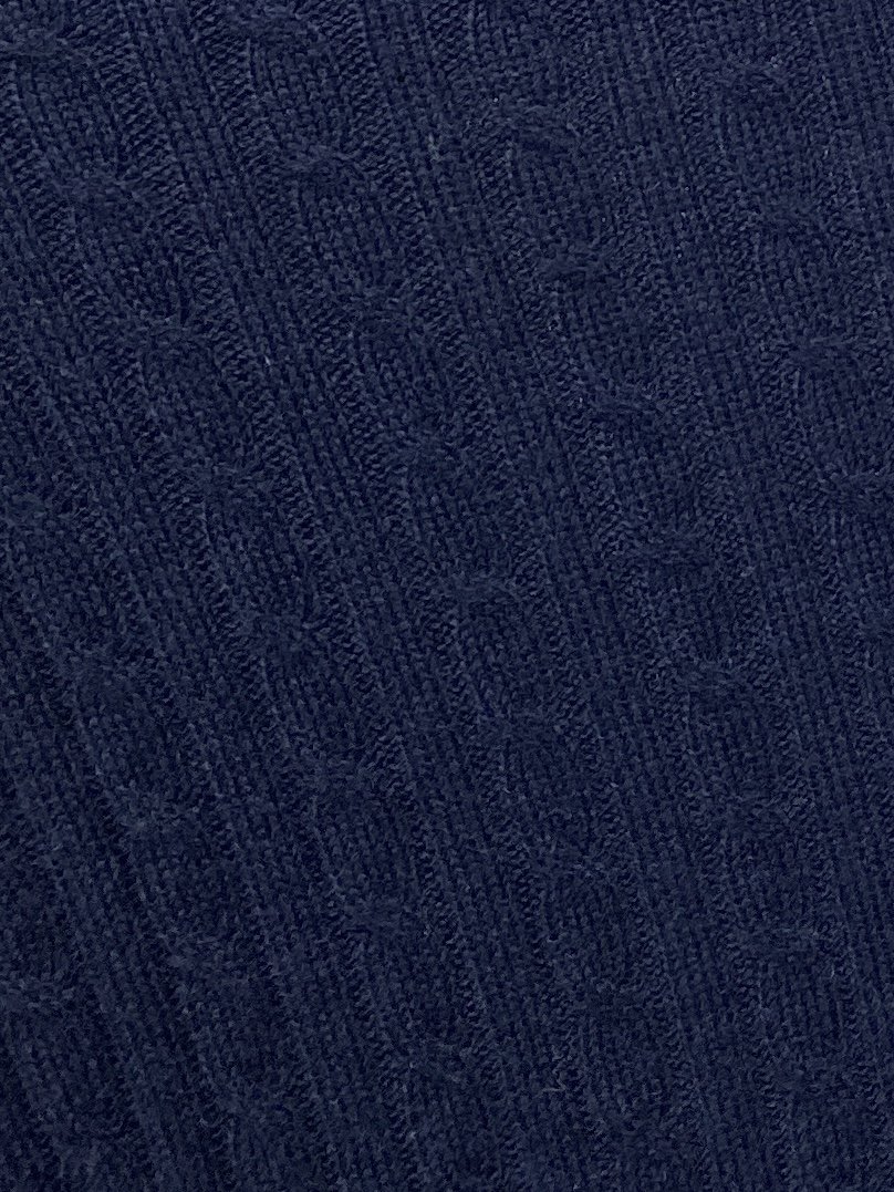 古奇2023新品羊毛衣具有手感细腻柔软可直接与肌肤接触让暖心的纱线变化出细腻的质感顶级工艺极具特色出彩款