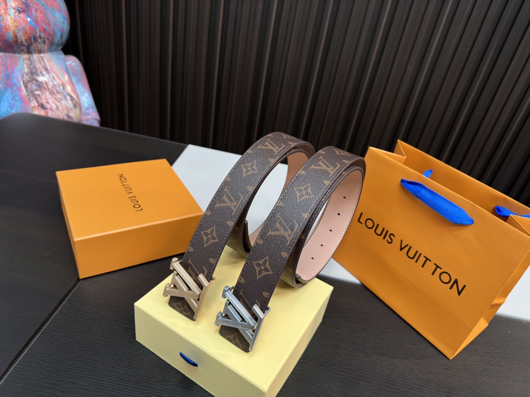 Louis Vuitton Belts Replica Sale online
 Cowhide