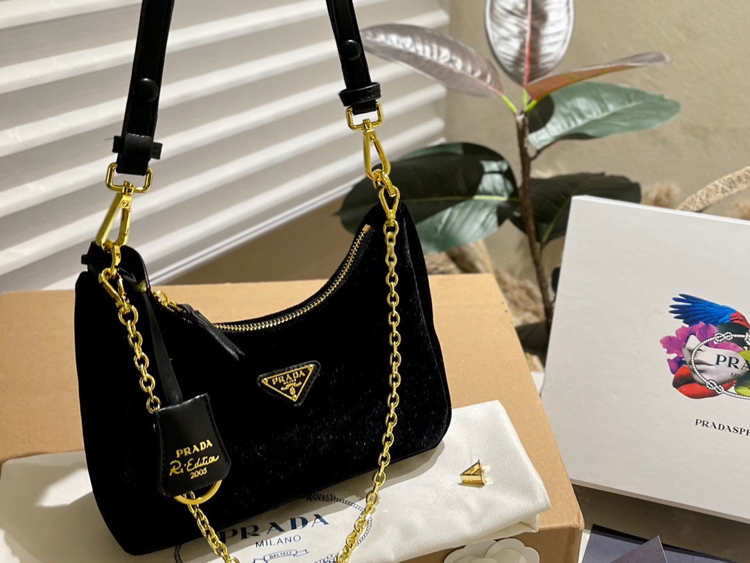 Prada Crossbody & Shoulder Bags Best Fake
 Fall/Winter Collection Chains