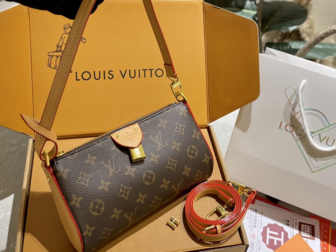 Louis Vuitton Crossbody & Shoulder Bags Underarm