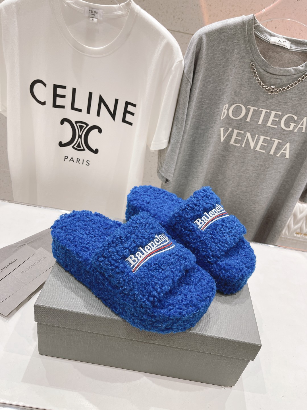 高版本出厂 Balenciaga*2025ss巴黎世家F036🔥🔥厚底刺绣毛毛拖鞋巴黎时装周重磅新品，国