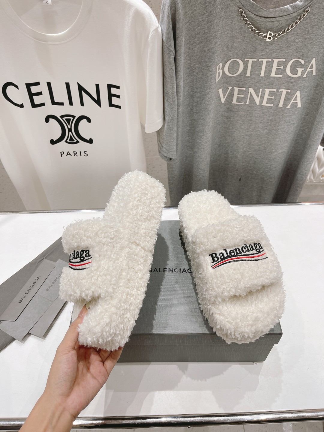 高版本出厂 Balenciaga*2025ss巴黎世家F036🔥🔥厚底刺绣毛毛拖鞋巴黎时装周重磅新品，国