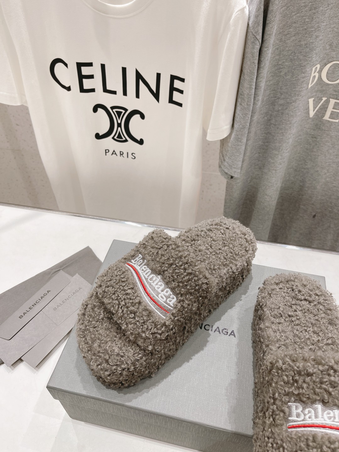 高版本出厂 Balenciaga*2025ss巴黎世家F036🔥🔥厚底刺绣毛毛拖鞋巴黎时装周重磅新品，国