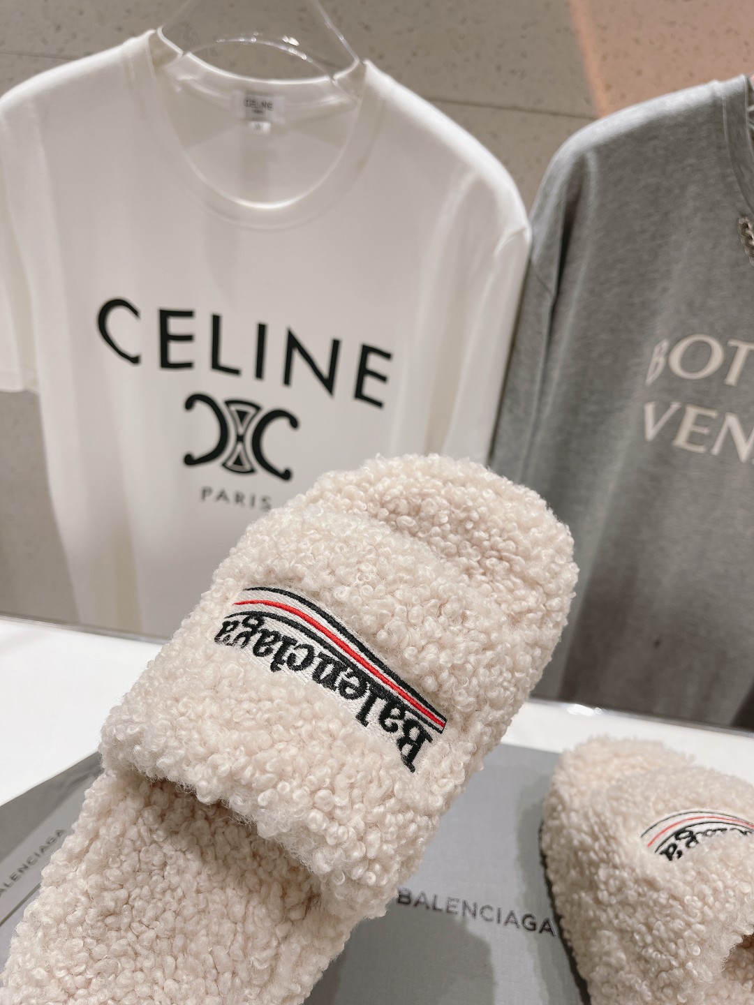 高版本出厂 Balenciaga*2025ss巴黎世家F036🔥🔥厚底刺绣毛毛拖鞋巴黎时装周重磅新品，国