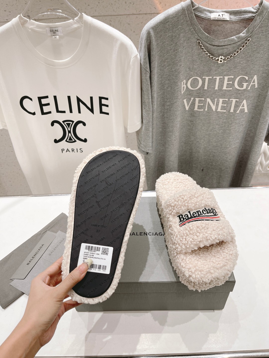 高版本出厂 Balenciaga*2025ss巴黎世家F036🔥🔥厚底刺绣毛毛拖鞋巴黎时装周重磅新品，国