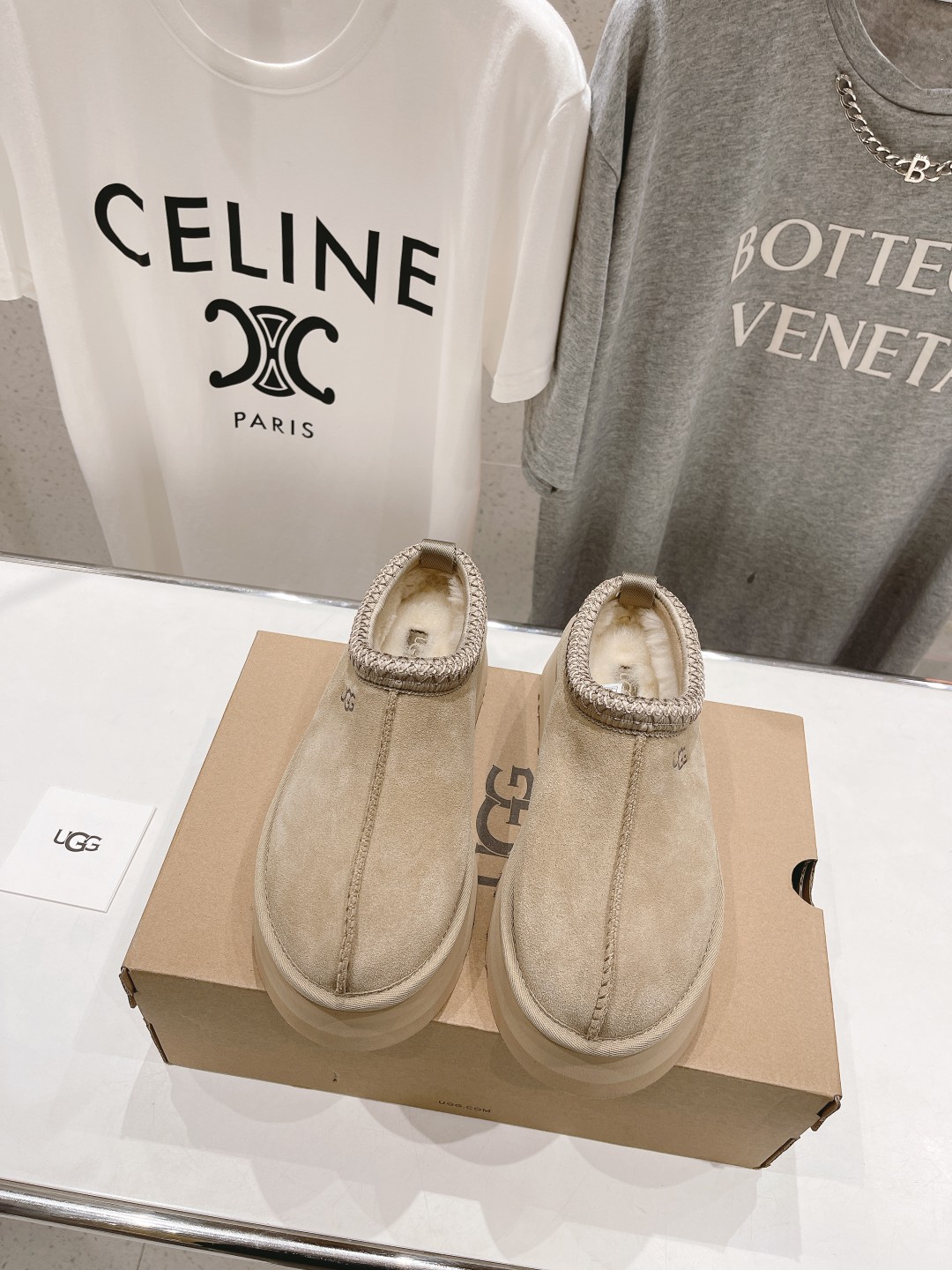 NO:209841,Sell ​​New Year’s goods in a crazy way; all are high-end personalized products; early delivery early; 35/4; 36/2; 37/6; 38/2; pay attention to the big discount at the end of the year, all are not returned or exchanged, special prices,19860909狂甩年货甩；全部是高端自留款；早下早得早得；35/4；36/2；37/6；38/2；注意年尾大甩货,全部不退换,特价款,,Children's