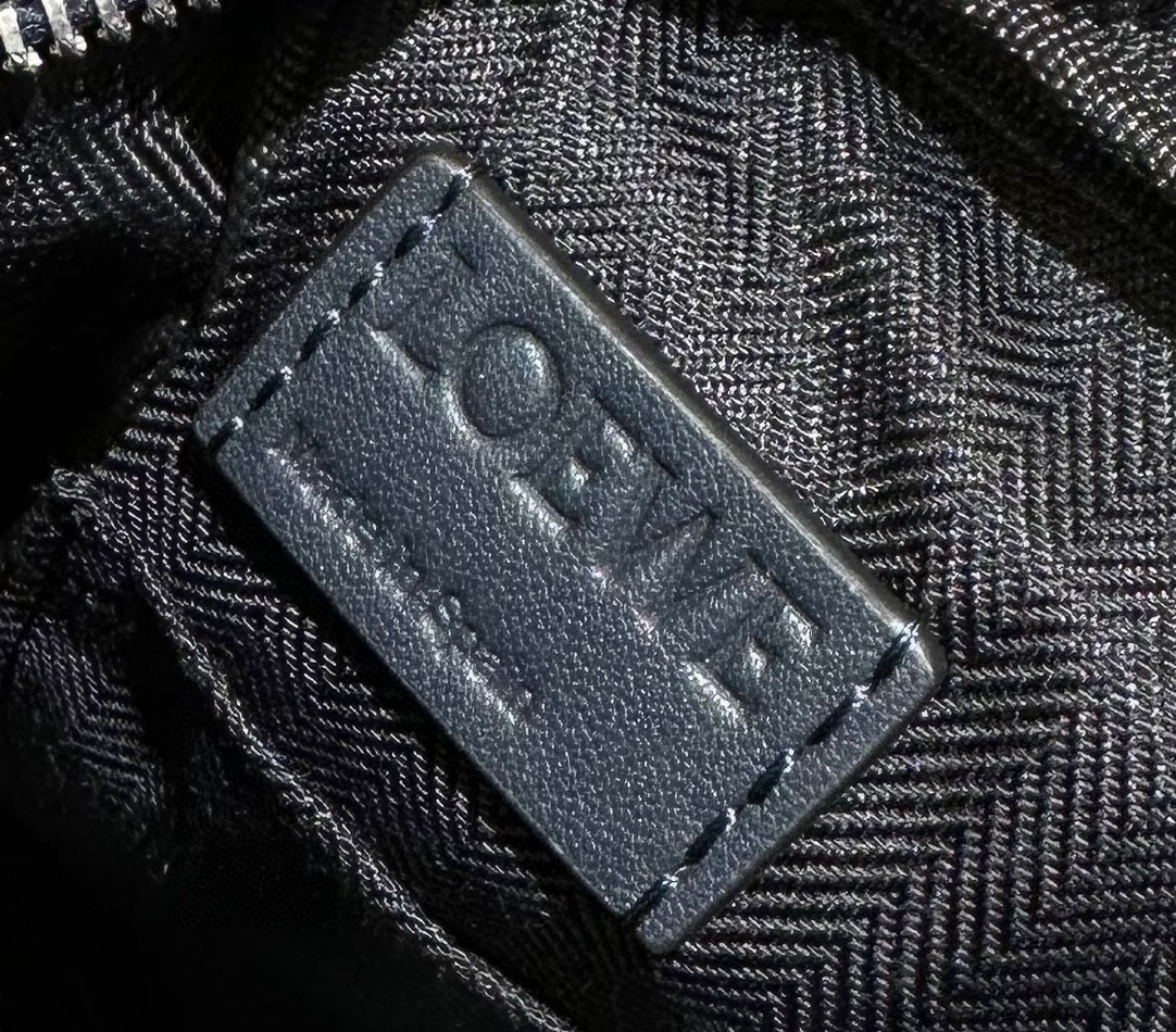 Loewe Napa Leather Messenger Bag with Letter Strap - Stylish & Comfortable 9 i1698737772 3232 7