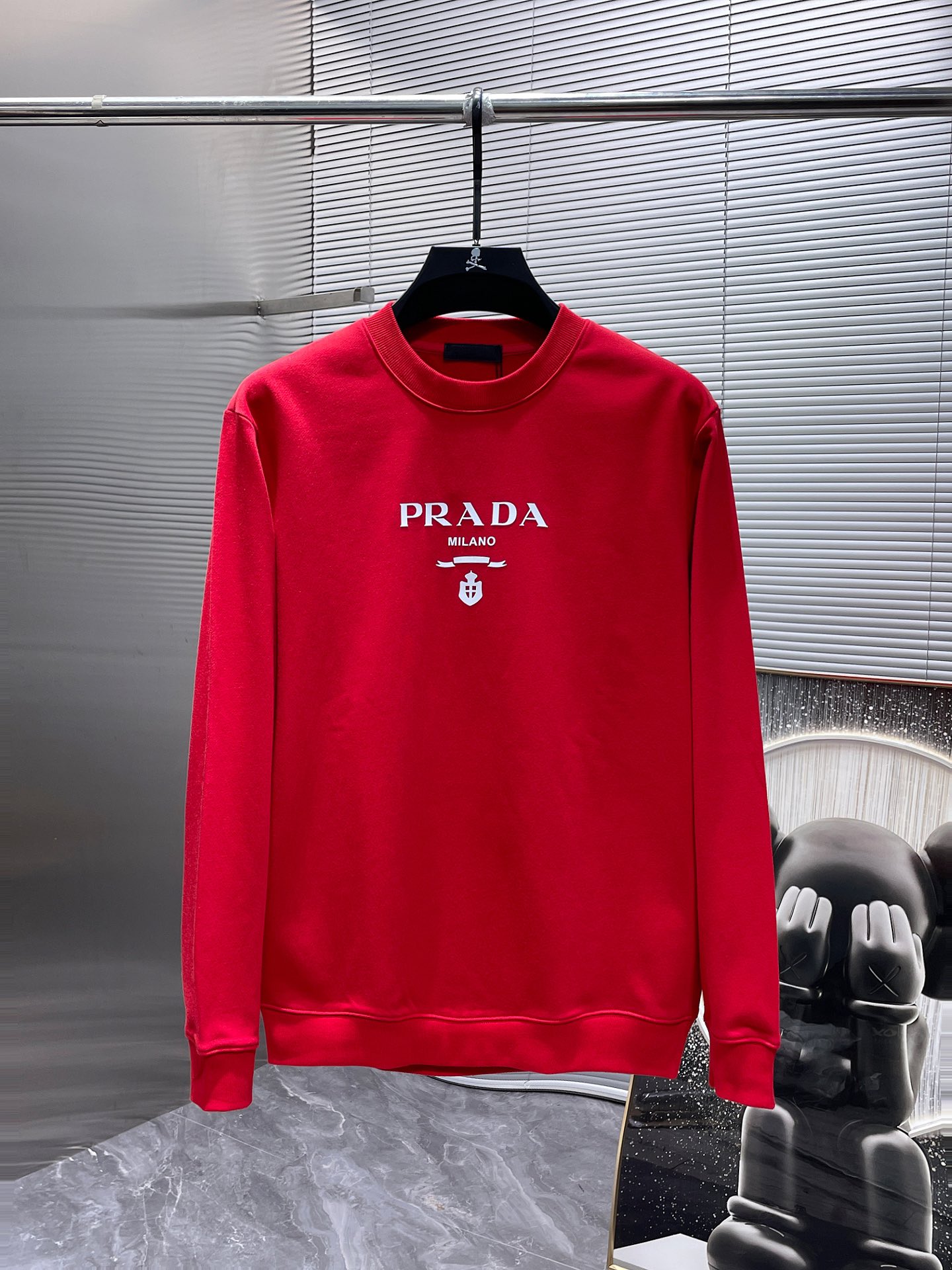     普拉达  Prada  ss新款 长袖 圆领 卫衣，高端版本！专柜定制面料 透气舒适度高，细节无