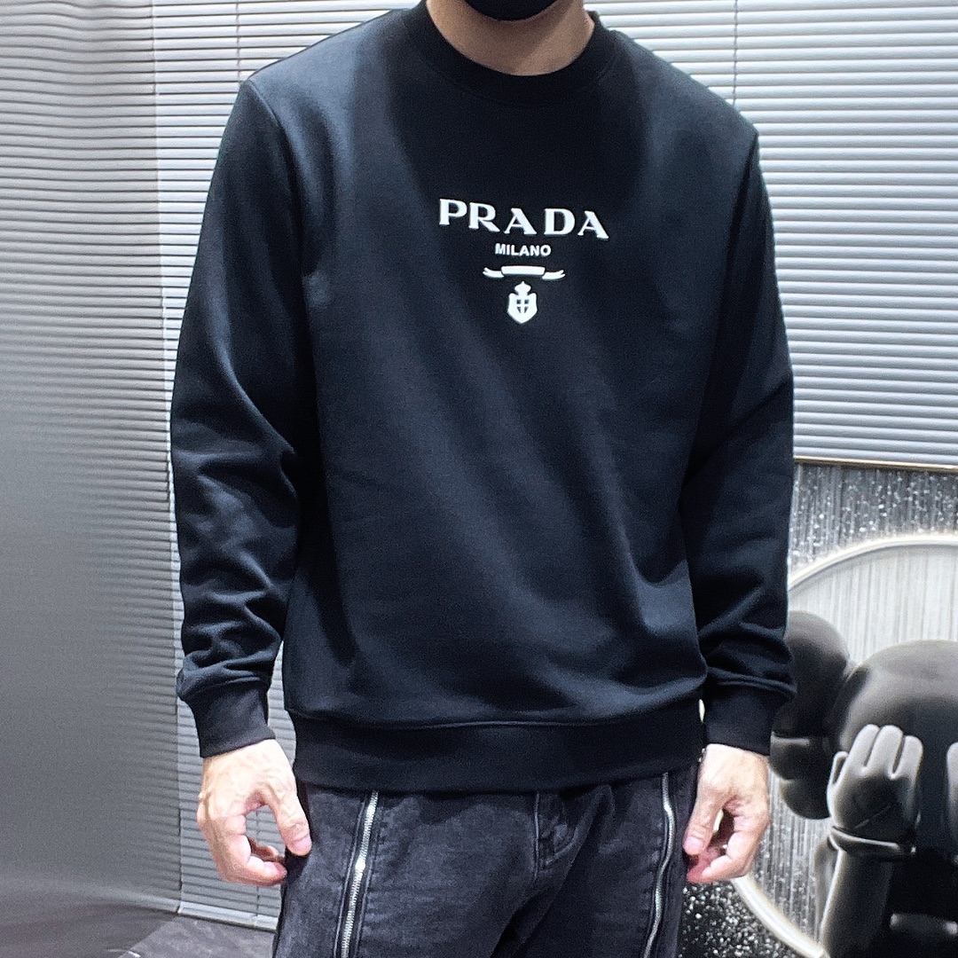     普拉达  Prada  ss新款 长袖 圆领 卫衣，高端版本！专柜定制面料 透气舒适度高，细节无