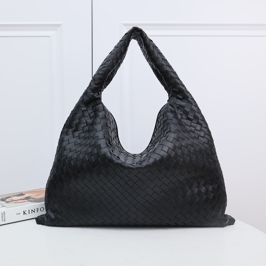 Bottega Veneta Hop grand sac à main en cuir tressé