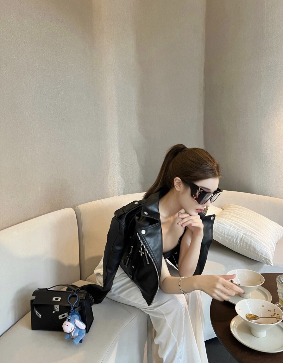 NO:632298,YSL knows the best about temperament. 88280, saint laurent, Cartier high-end jewelry19860909气质这一块 YSL最会了88280,,saint laurent,卡迪亚高端饰品,Jewelry