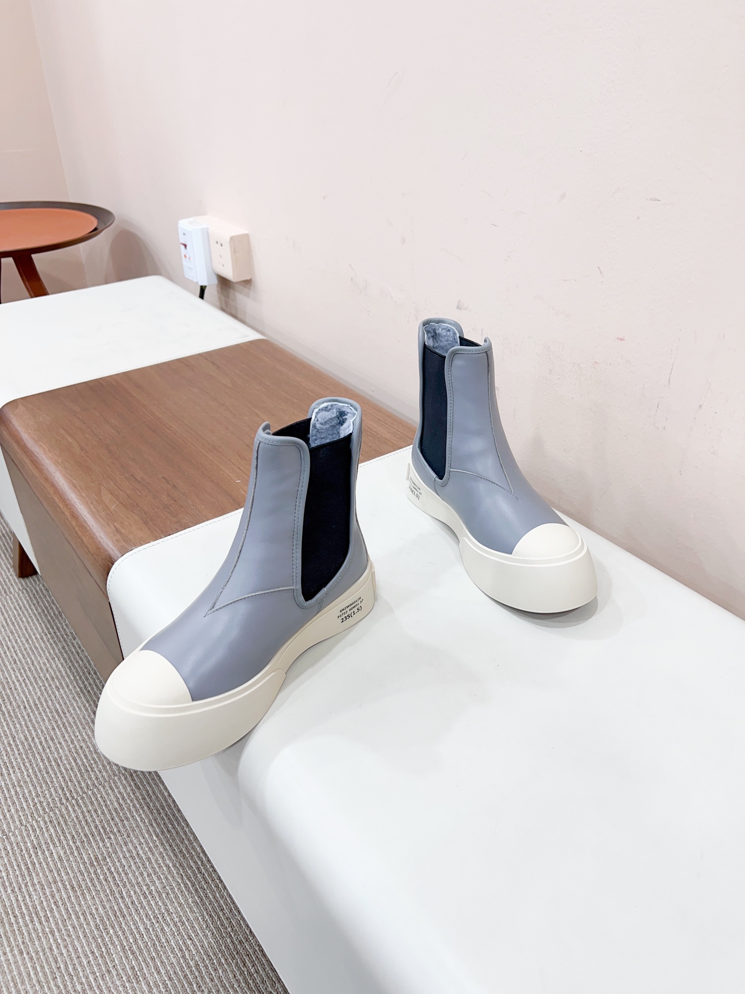 New 2023 Marni Chelsea Boots: Elastic Tech Knit, Soft Leather, Light Soles - 图片 4