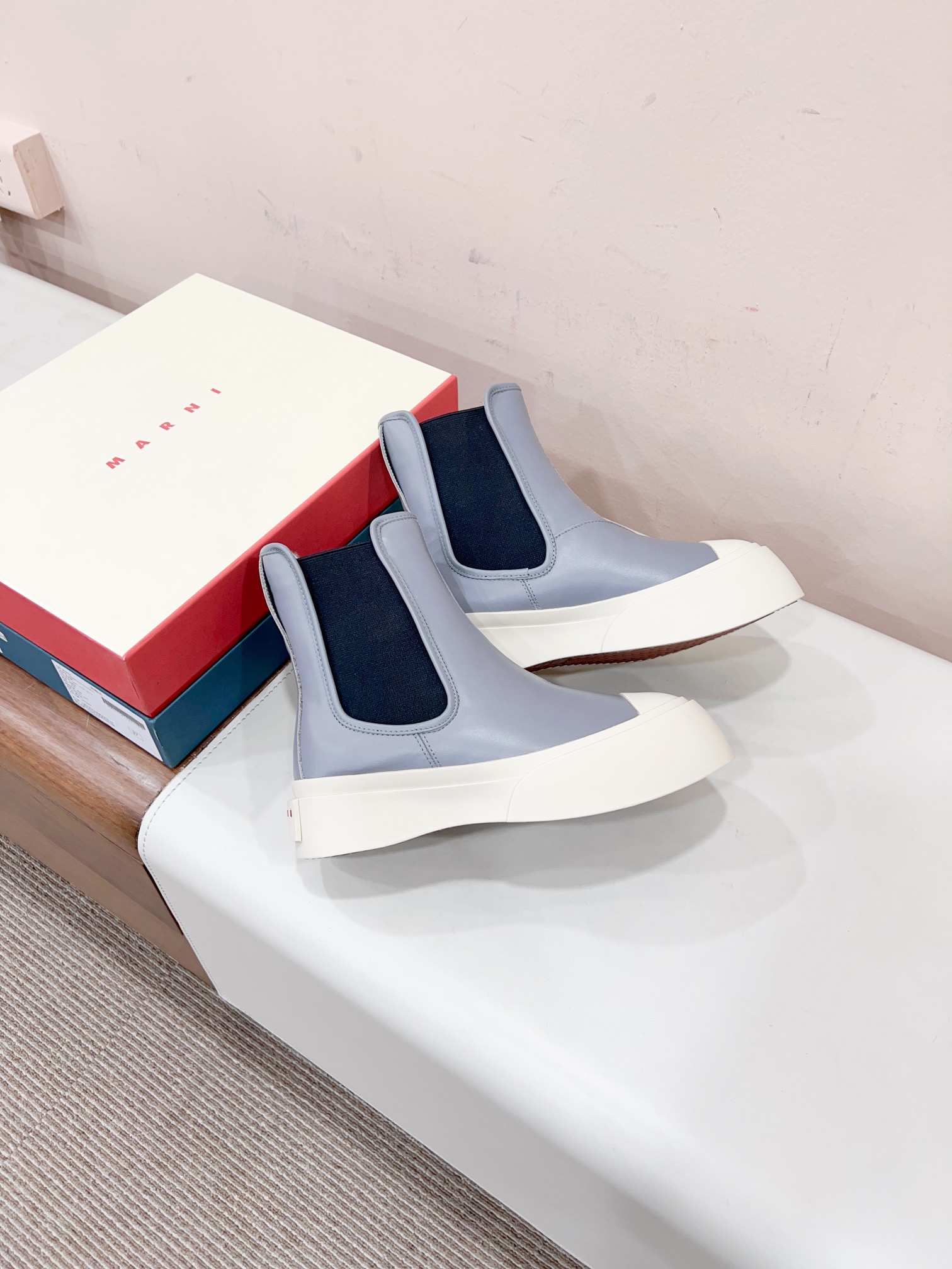 New 2023 Marni Chelsea Boots: Elastic Tech Knit, Soft Leather, Light Soles - 图片 2