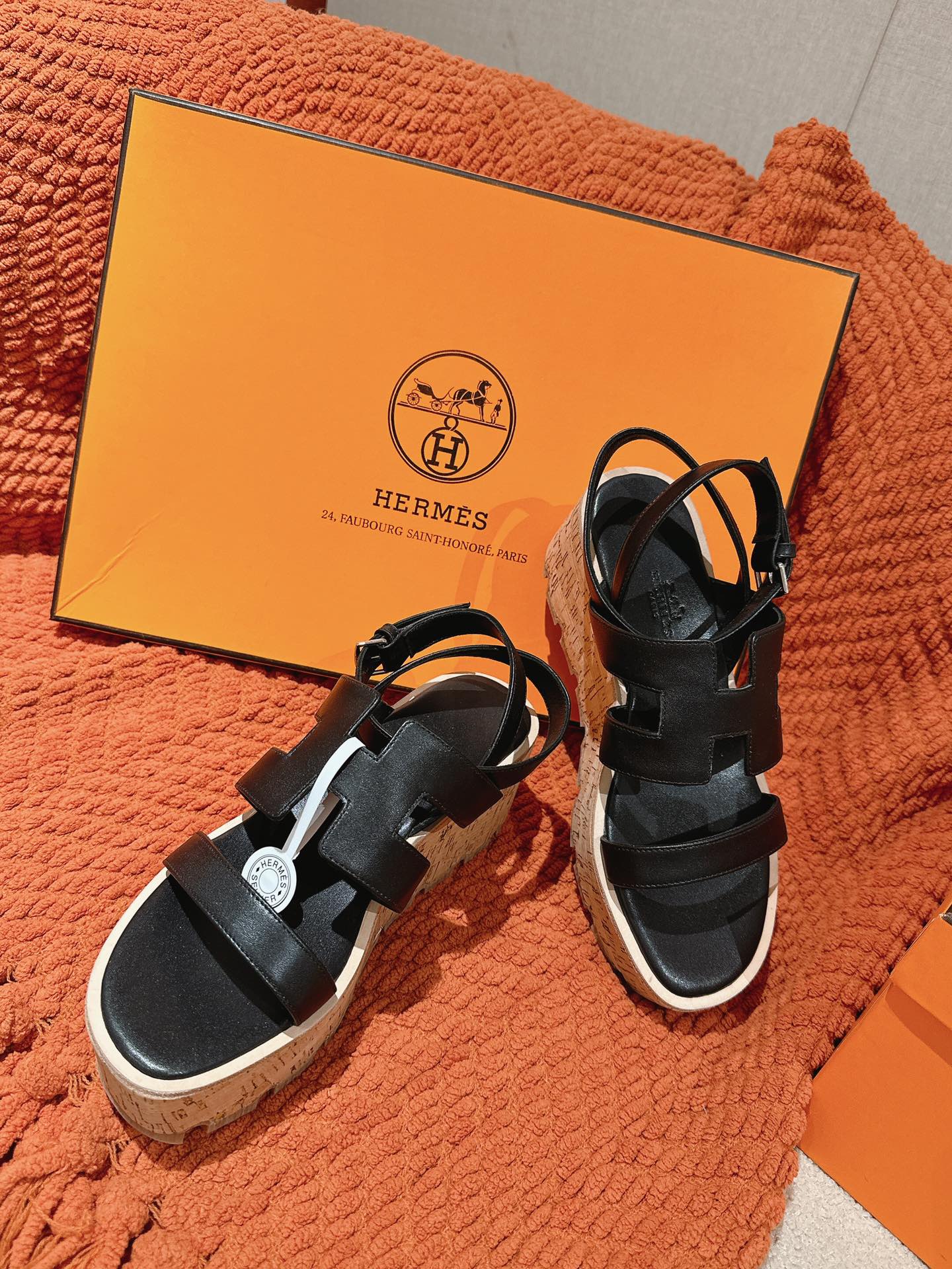 Hermes爱马仕Havane30凉鞋系列时尚又百搭超级舒服每个细节都做到极致原版swift小牛皮/麂皮