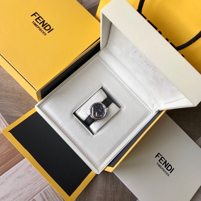 Часы Fendi