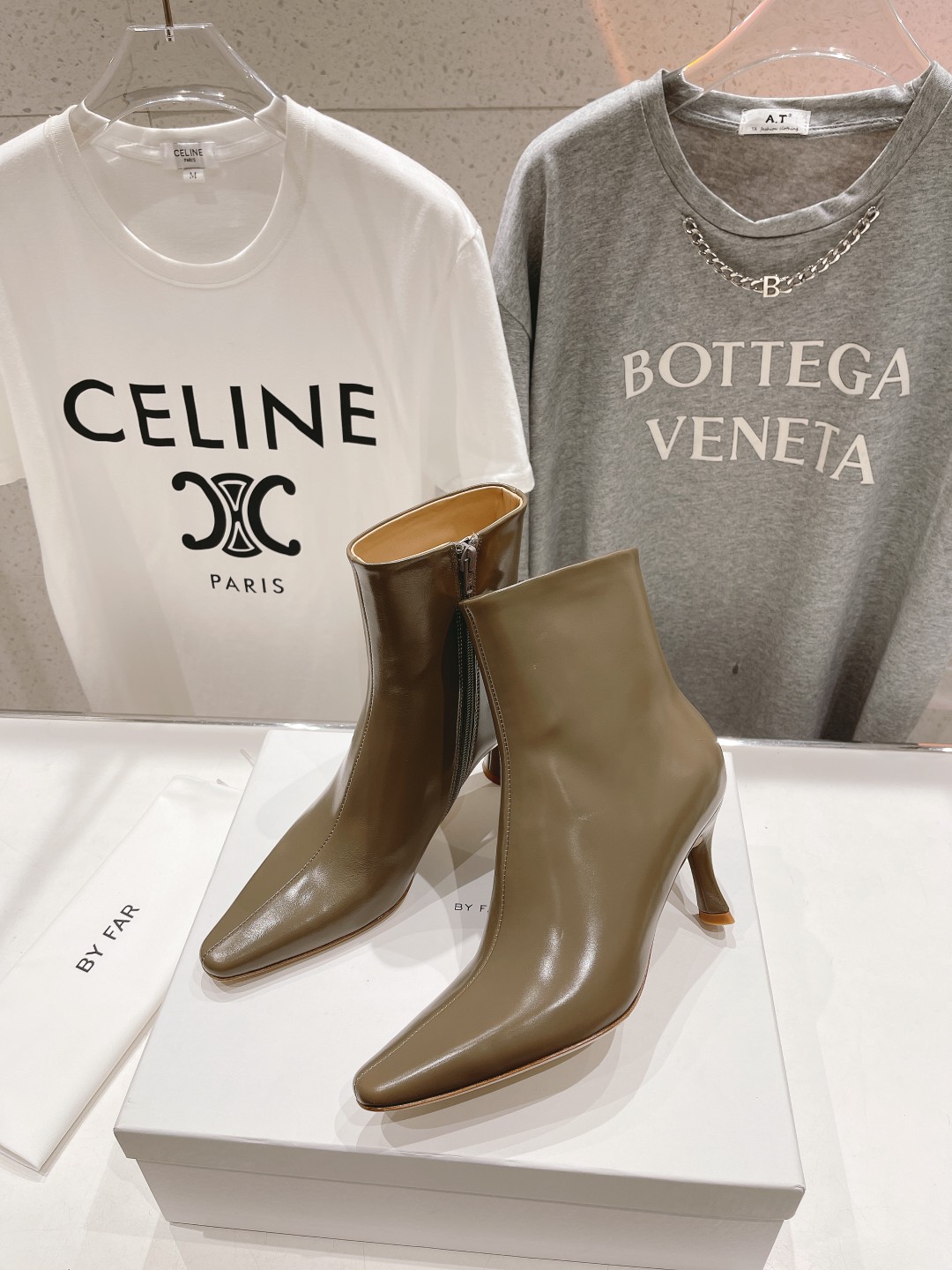 高版本出厂 🆕By Far 2025秋冬上新 气质款 全皮版 小猫跟 新款靴子 1:1 正品购入 小方头