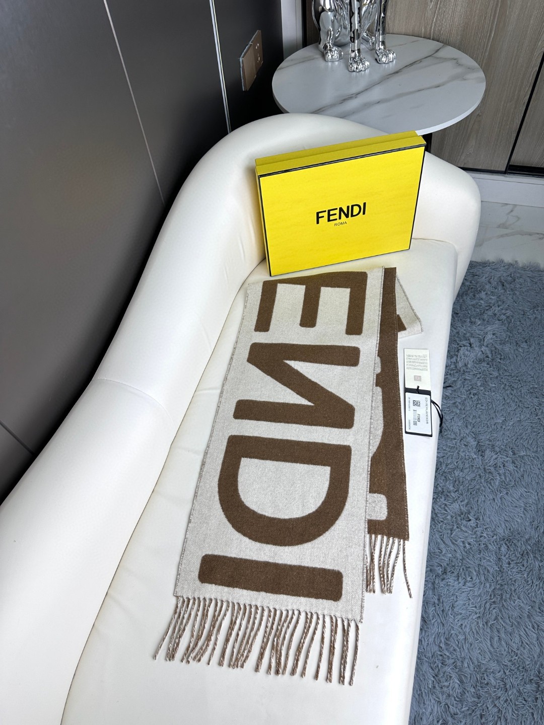 FENDI 23年最新款拼色围巾