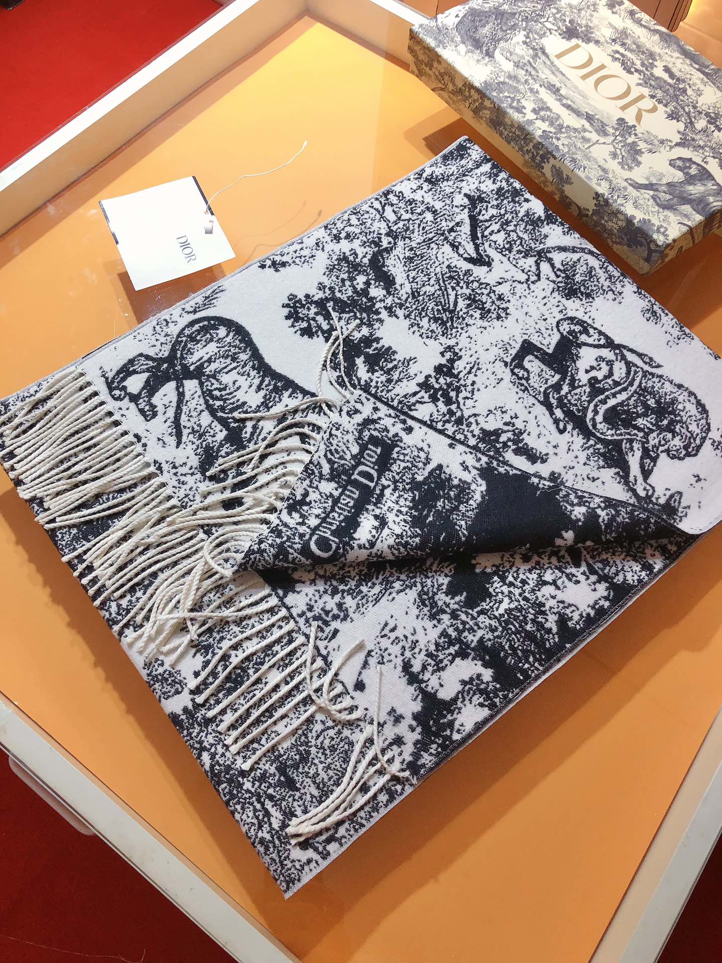 ❄️RDO2444‼️迪奥Sauvage 茹伊印花围巾❗️ 全新演绎 Dior 经典图案。采用山羊绒和羊