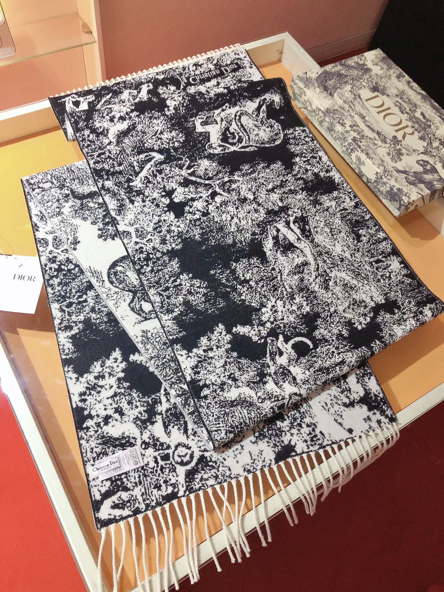 ❄️RDO2444‼️迪奥Sauvage 茹伊印花围巾❗️ 全新演绎 Dior 经典图案。采用山羊绒和羊