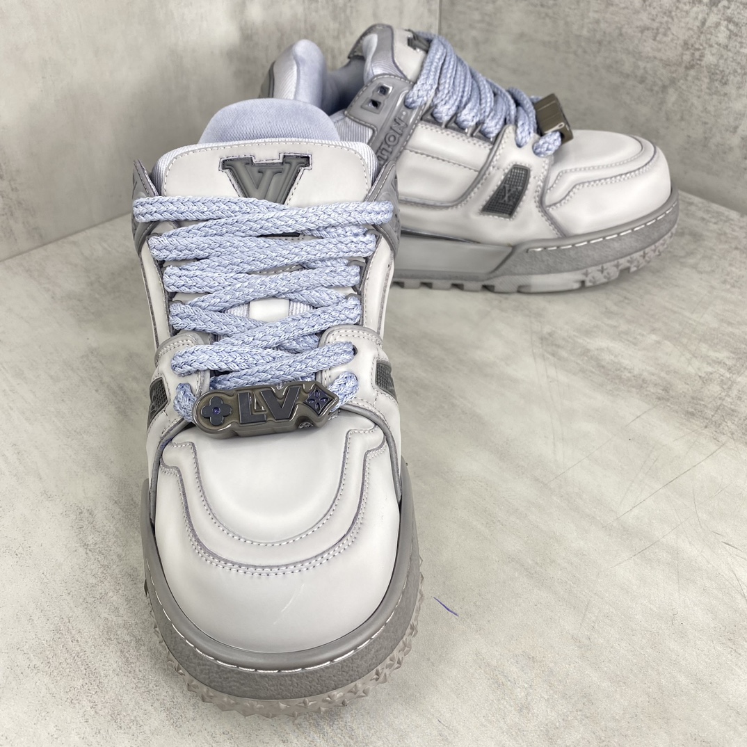 Louis Vuitton 新款上架 LV Louis Vuitton 23S走秀款Trainer 水染胖丁面包滑板鞋 独家开模暗花老花串珠 男款39-45