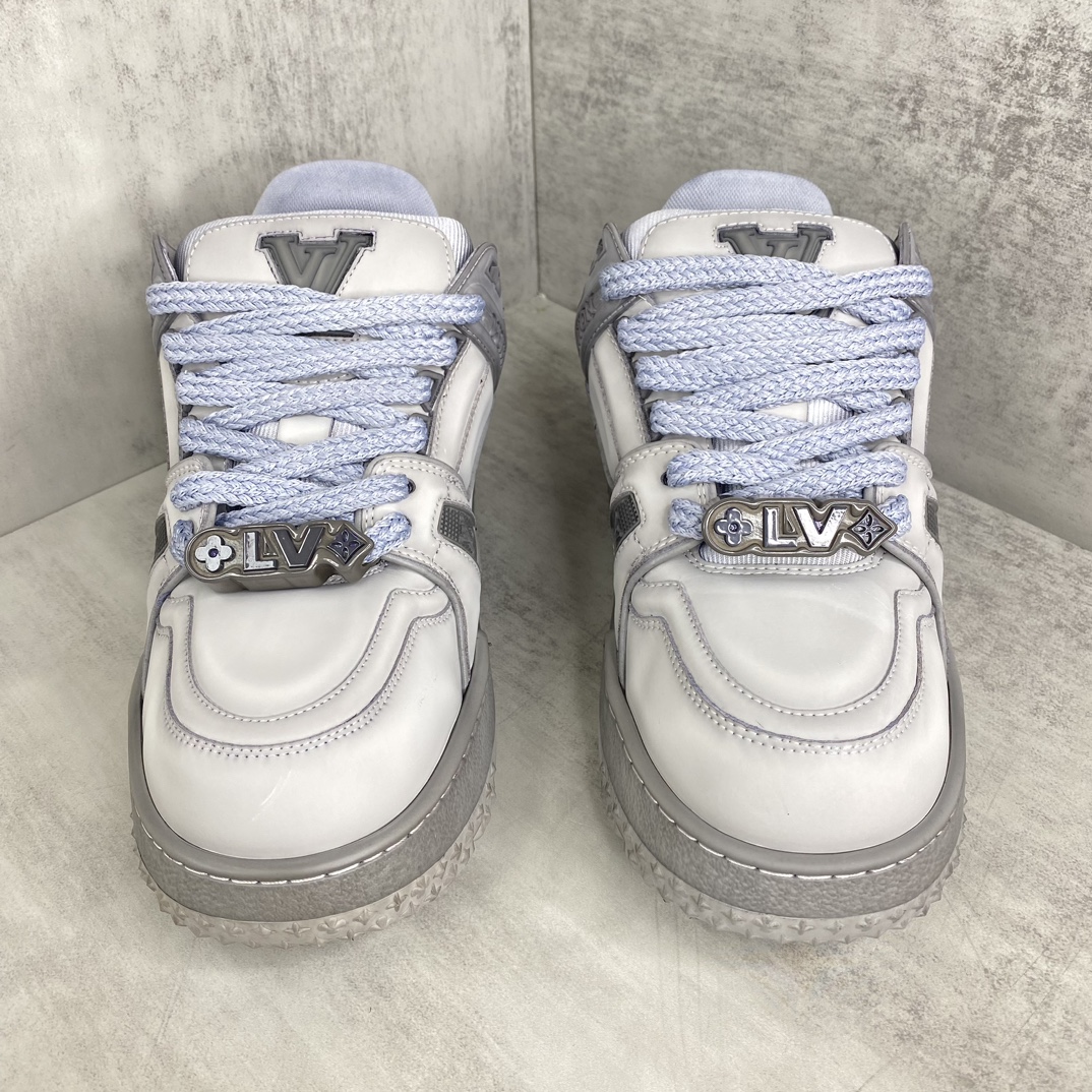 Louis Vuitton 新款上架 LV Louis Vuitton 23S走秀款Trainer 水染胖丁面包滑板鞋 独家开模暗花老花串珠 男款39-45