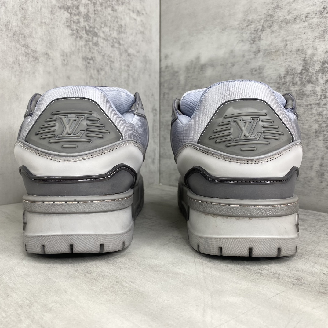 Louis Vuitton 新款上架 LV Louis Vuitton 23S走秀款Trainer 水染胖丁面包滑板鞋 独家开模暗花老花串珠 男款39-45