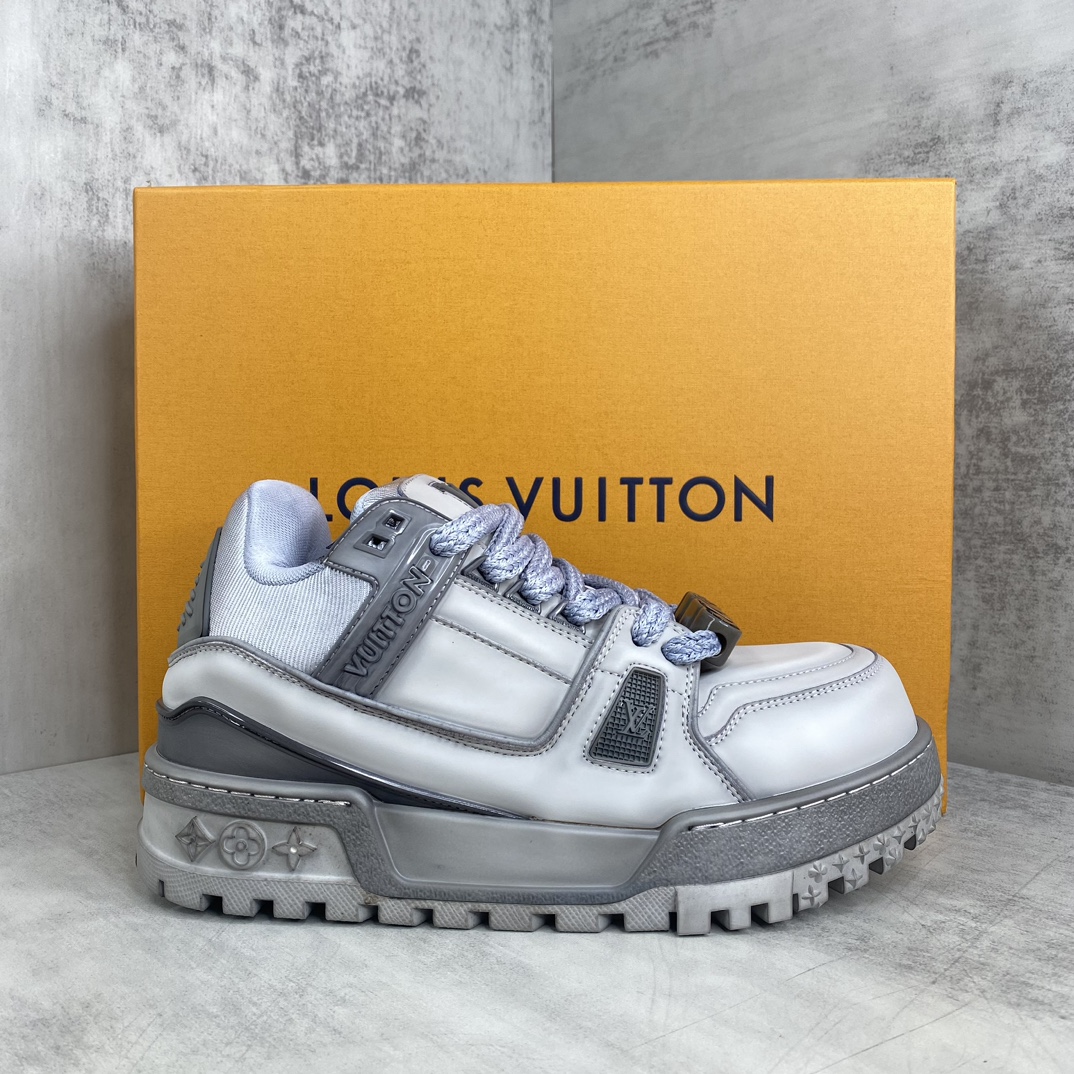 Louis Vuitton 新款上架 LV Louis Vuitton 23S走秀款Trainer 水染胖丁面包滑板鞋 独家开模暗花老花串珠 男款39-45