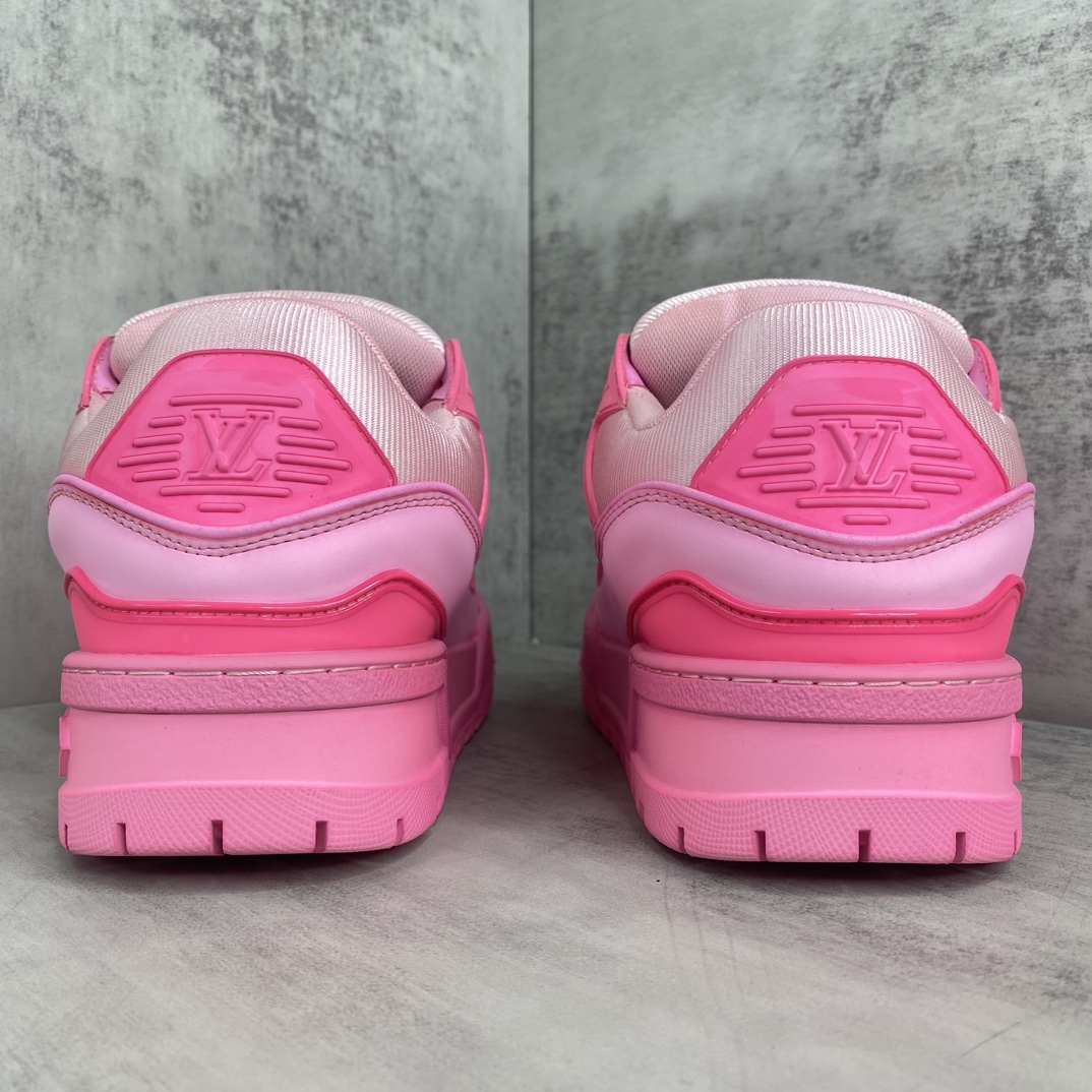 Louis Vuitton 新款上架 LV Louis Vuitton 23S走秀款Trainer 水染胖丁面包滑板鞋 独家开模暗花老花串珠 男款39-45