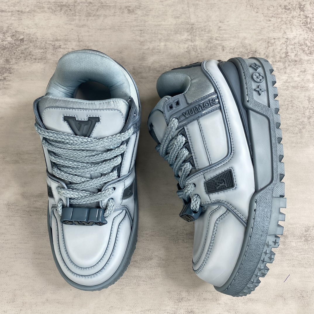 Louis Vuitton 新款上架 LV Louis Vuitton 23S走秀款Trainer 水染胖丁面包滑板鞋 独家开模暗花老花串珠 男款39-45