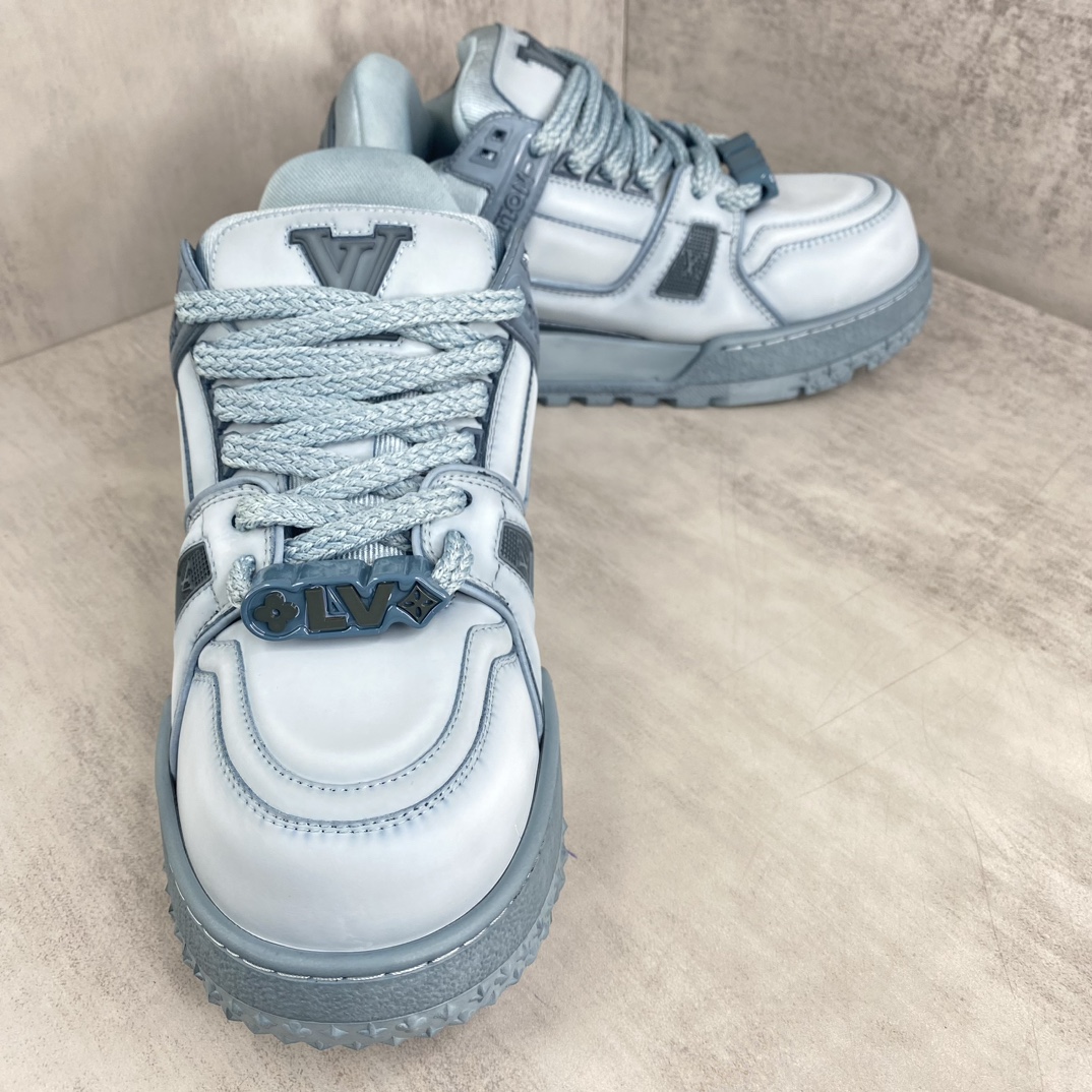 Louis Vuitton 新款上架 LV Louis Vuitton 23S走秀款Trainer 水染胖丁面包滑板鞋 独家开模暗花老花串珠 男款39-45